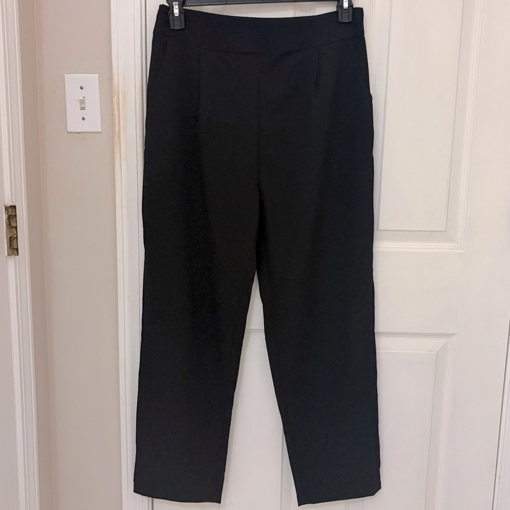 SHEIN Women’s Cropped Black Pants with Side Zipper